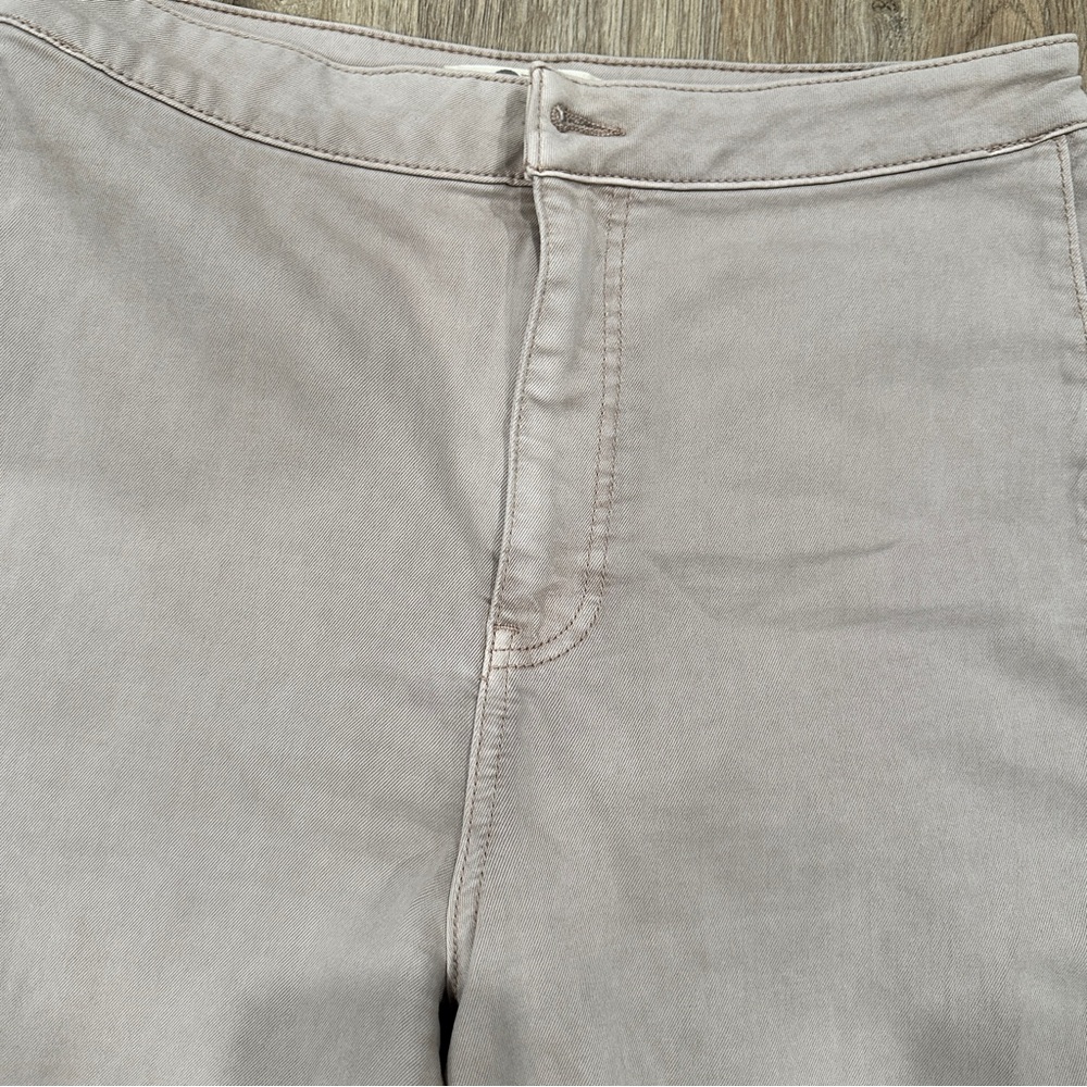 {preloved} We The Free Cream Flare Jeans - Picture 3 of 8